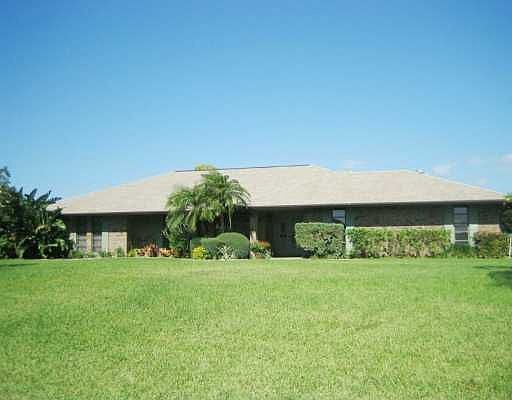 2nd image of 2154 NE Chestnut Ct