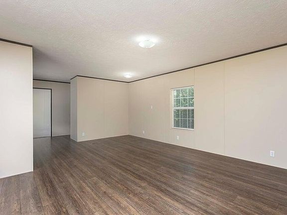 5th image of 250 Cameron Ln