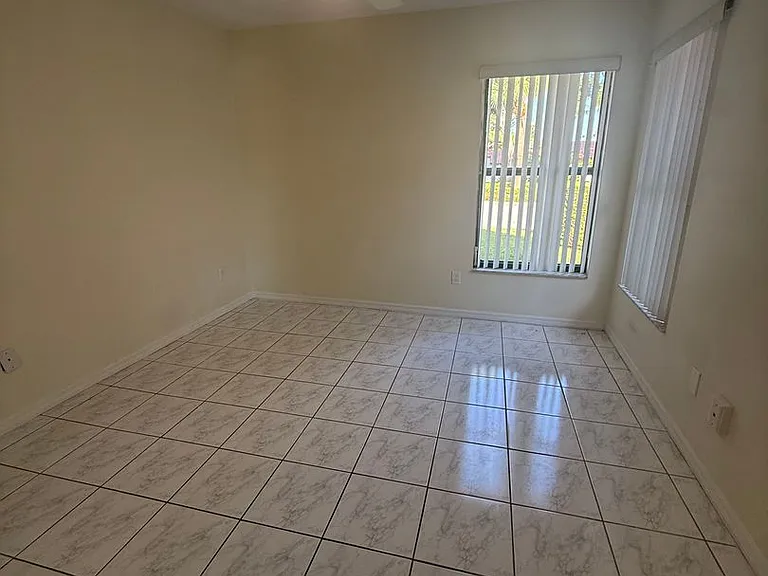 8102 S Ibiza Ct — Photo 16