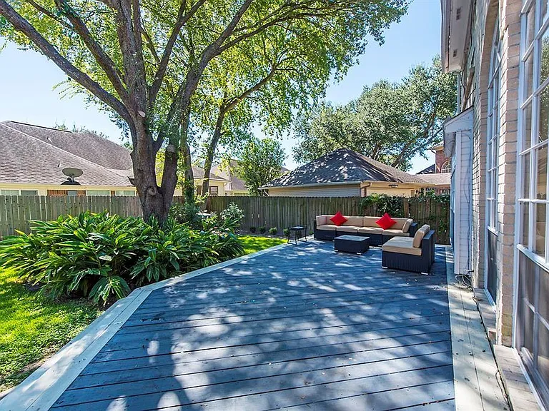 14111 Manderly Dr — Photo 35