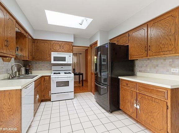 4th image of 9440 Peacock Ln