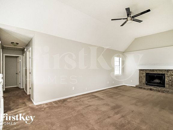 3rd image of 11536 N Woodland Ave