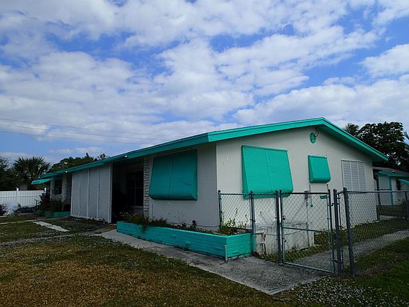 2nd image of 19167 SE Hillcrest Dr
