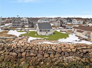 28 Glenwood Ave, Narragansett, RI 02882