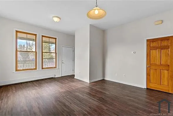 103 Barnum Ave #103B — Photo 1