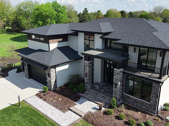 4th image of 3947 Caliente Cir