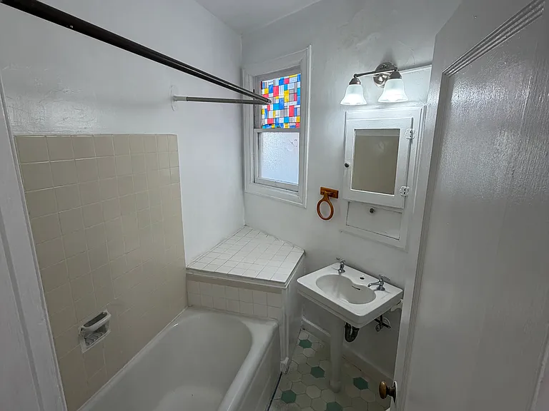 1143 McKinley Ave #1 — Photo 9