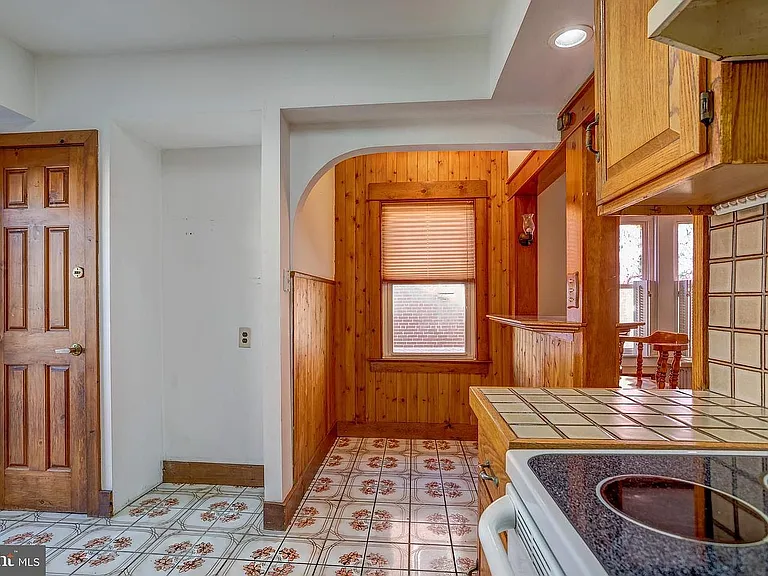58 N Elmwood Ave — Photo 8
