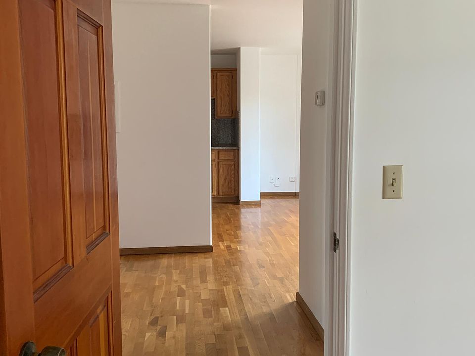 1st image of 810 Idaho Ave