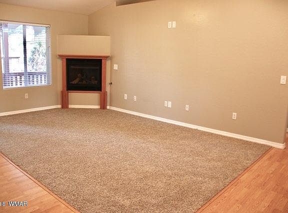 3rd image of 860 E Pine Ln