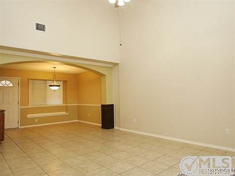 4th image of 419 Pharis St
