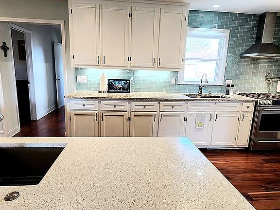 5th image of 552 Odell School Rd