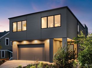 916 32nd Ave S, Seattle, WA 98144