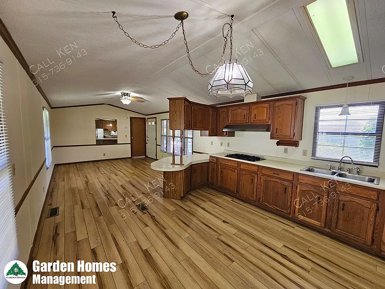 3 Singleton Dr — Photo 2