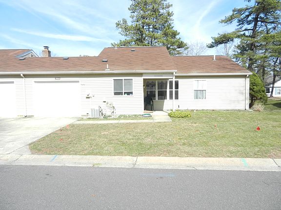 5th image of 765 Liverpool Circle #A