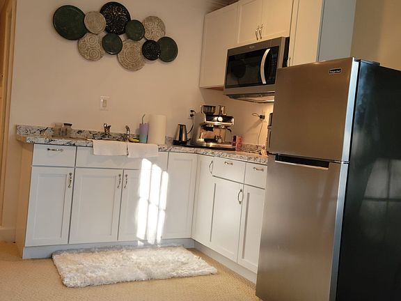 5th image of 11101 Luxberry Ct #C
