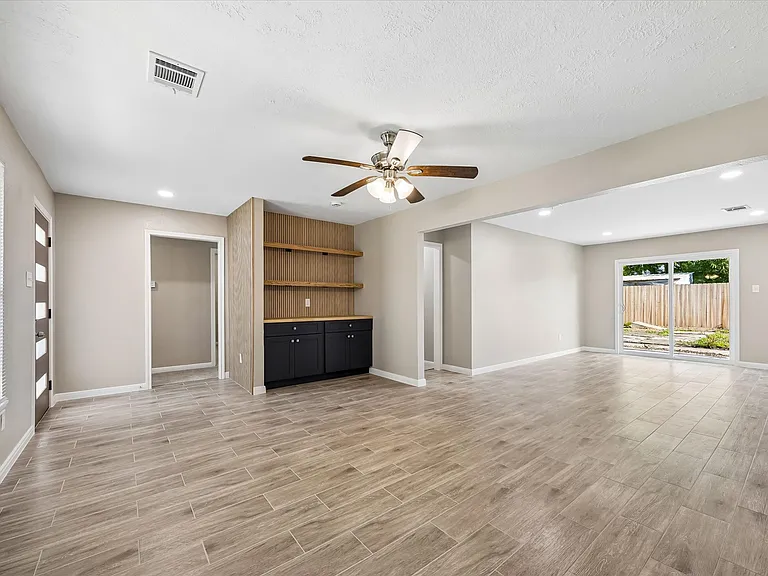 4315 Kelling St — Photo 3