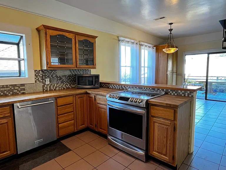1440 Bay St — Photo 15