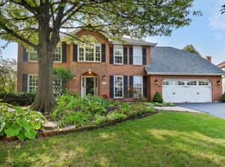 512 Braemar Ave, Naperville, IL 60563