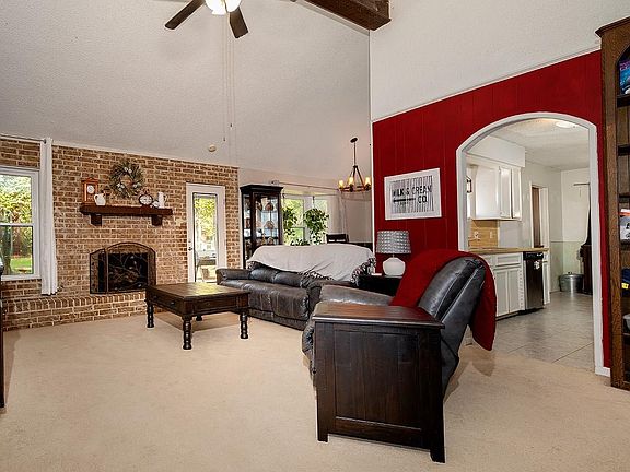 3rd image of 24811 Glen Loch Dr