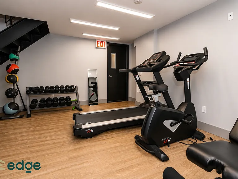 461 Saratoga Ave #2R — Photo 8