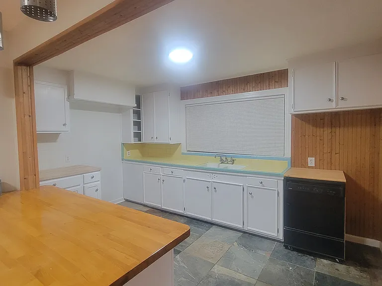 1307 Patricia Dr — Photo 7