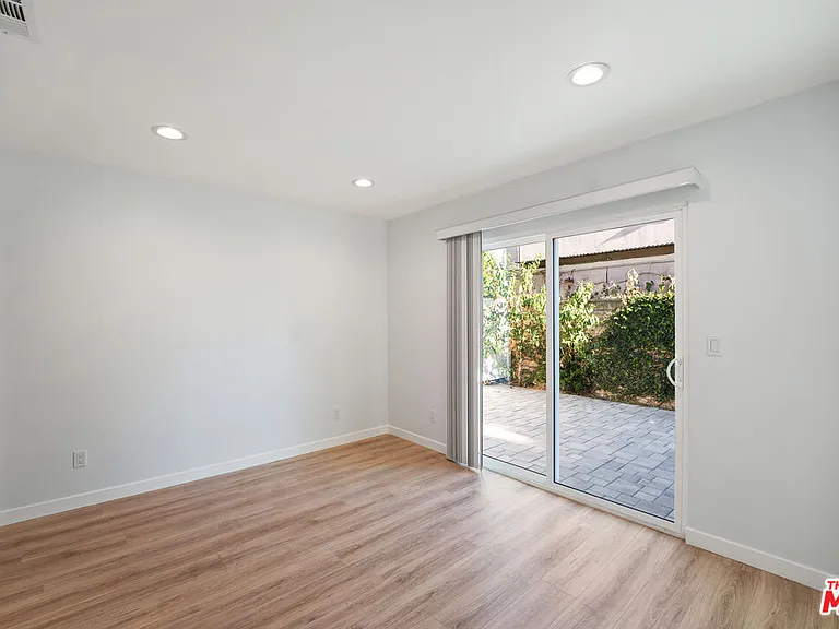 10726 Aqua Vista St — Photo 10