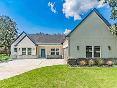 402 Koppes Ct, Runaway Bay, TX, 76426
