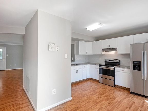 3rd image of 121 Autumn Wind Way