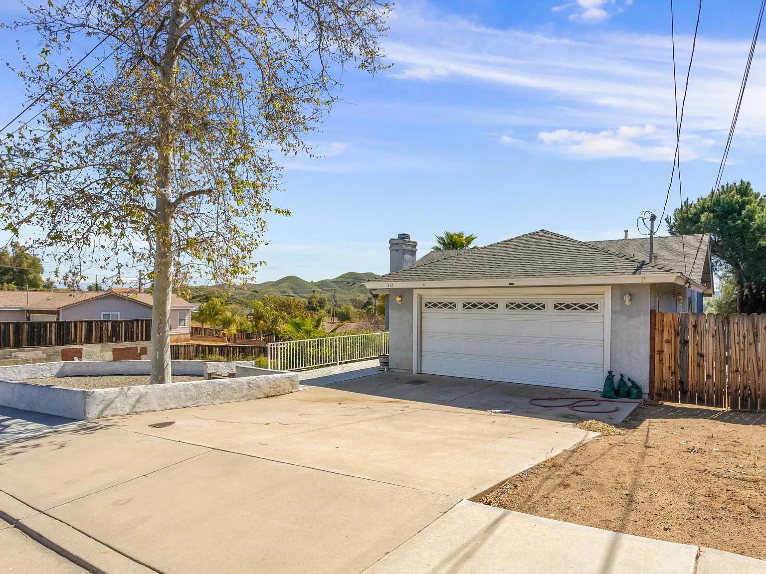 3 bed, 1320 sqft, $3,000 — Photo 3