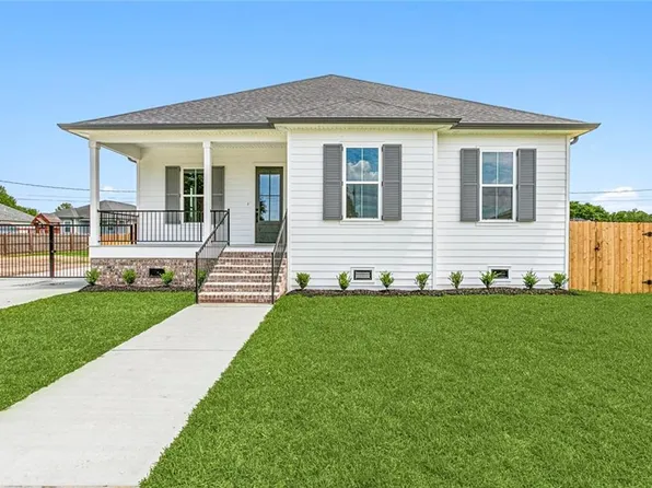 83 W Claiborne Sq, Chalmette, LA 70043