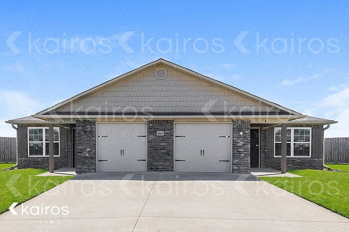 1st image of 4005 E Thomas St #B