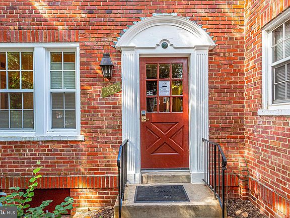 2nd image of 1859 Wilson Blvd #5-369