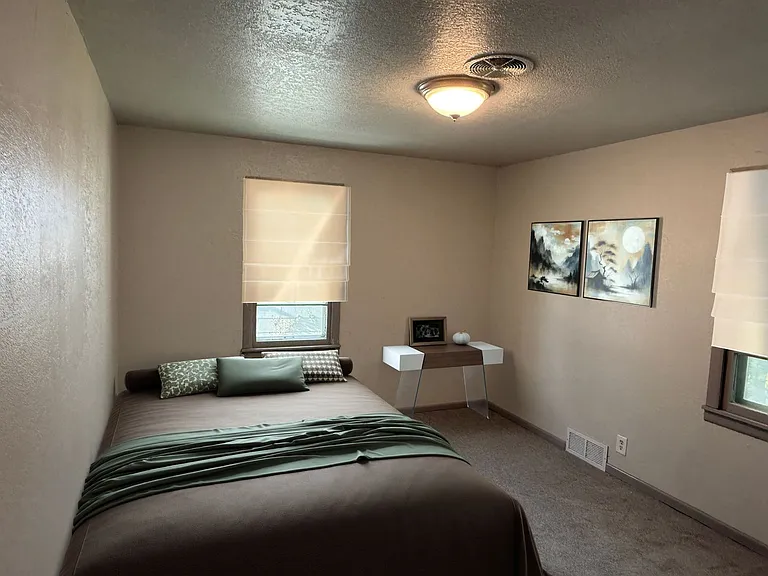 410 Quincy St — Photo 2