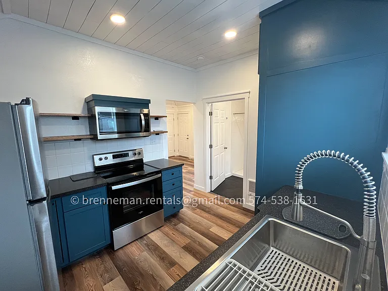 212 S Meridian Rd — Photo 1