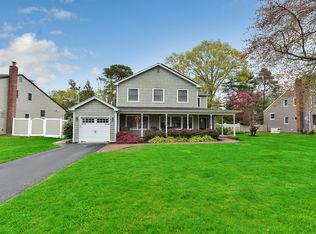 57 Van Bomel Blvd, Oakdale, NY 11769