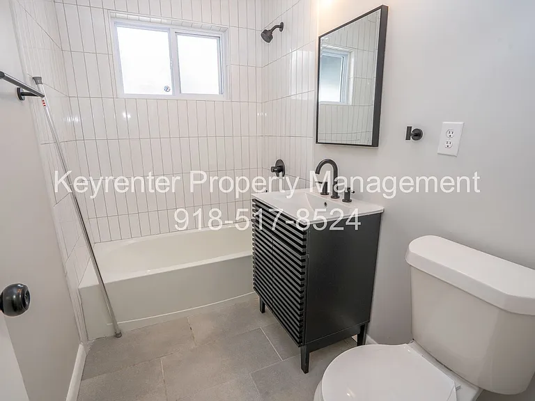 5704 E 30th Pl — Photo 6