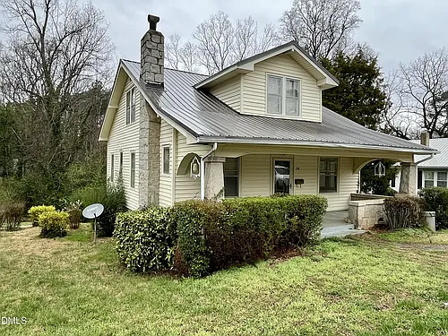 318 W Franklin St Photo 1
