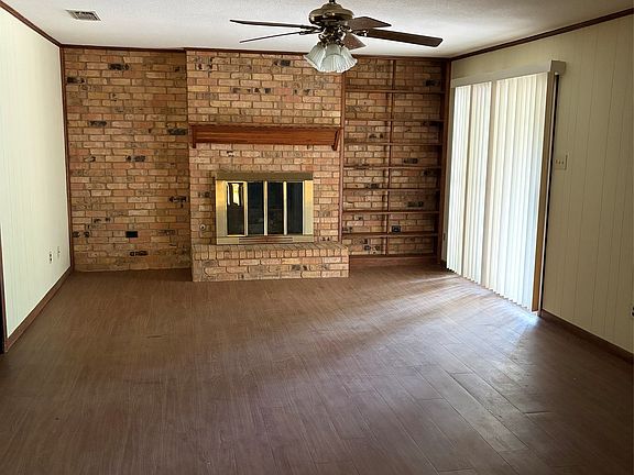 2nd image of 609 S Ross Ave