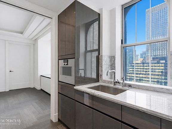 5th image of 301 Park Ave #2601