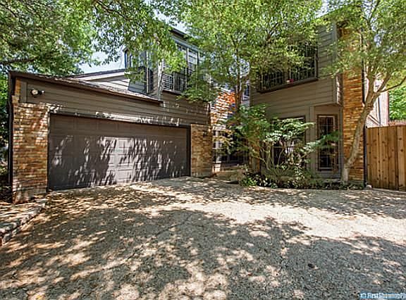 2nd image of 16109 Chalfont Cir