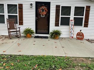 305 E Charleston Rd, Ashmore, IL 61912