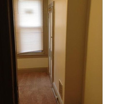 4th image of 1434 W Mayfield St