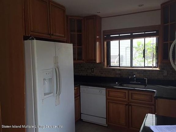 3rd image of 389 Stobe Ave