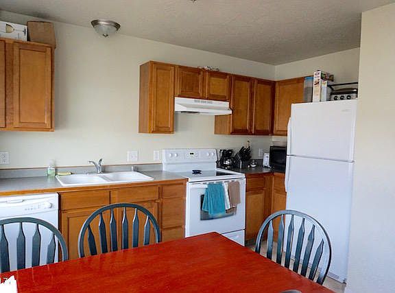 4th image of 1420 Stoddard St APT C