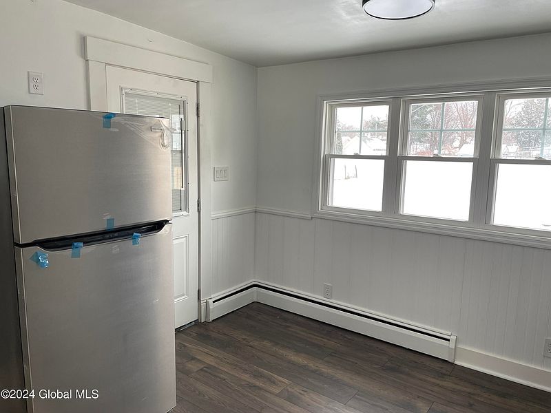 4th image of 611 S Holmes Street