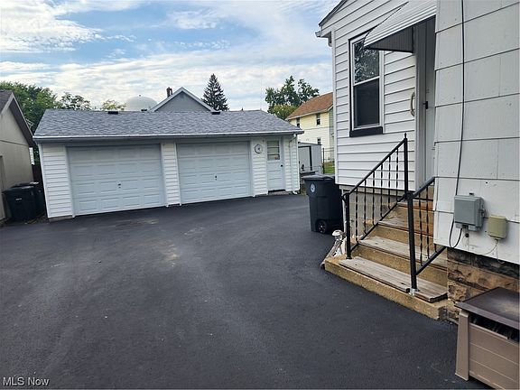 3rd image of 766 East Ave SE
