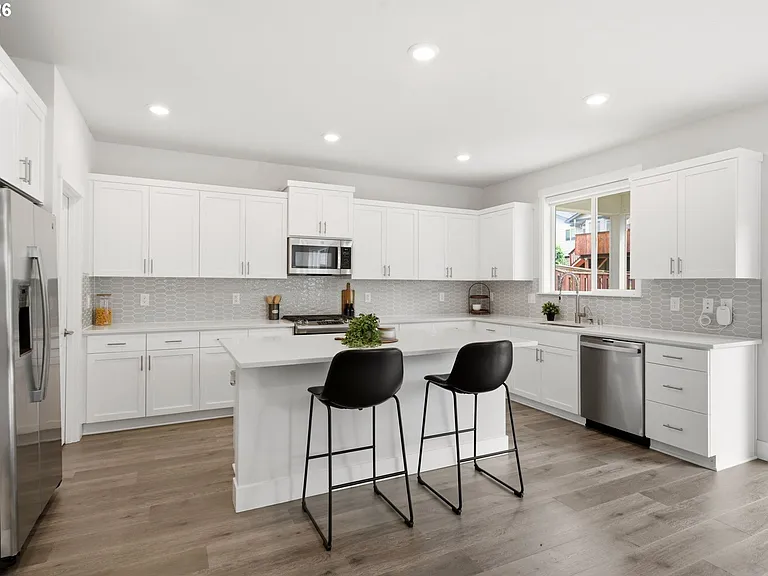 6901 NE 16th Ave — Photo 15