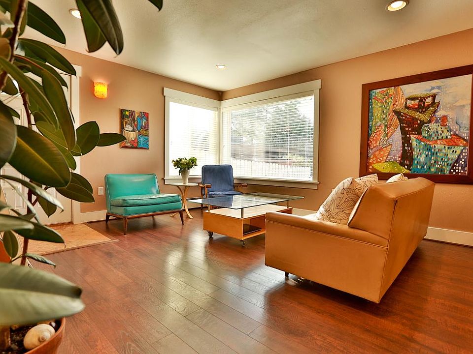 light filled SW corner unit