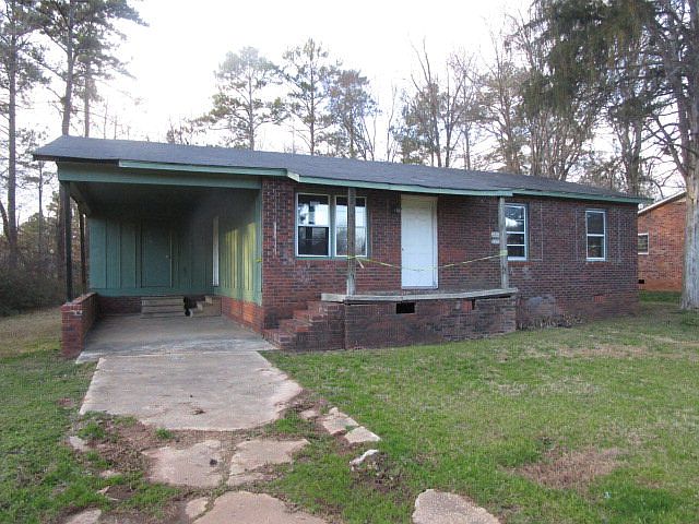 1st image of 302 Magnolia Dr